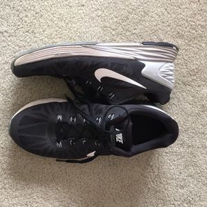 Nike lunarlon black running sneaker
